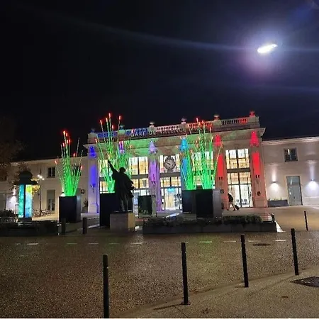 Appartement Moderne Neuf F2 Centre *