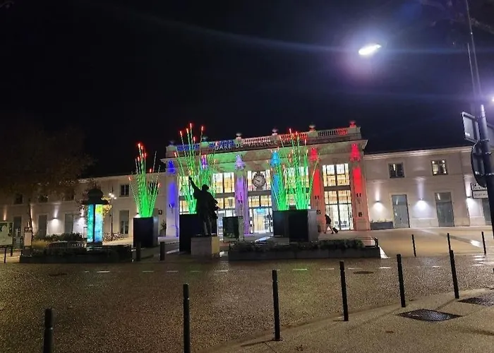 Appartement Moderne Neuf F2 Centre *