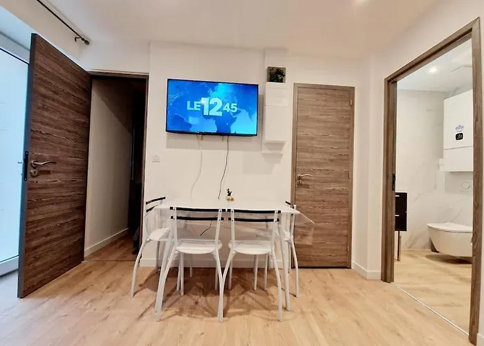 Moderne Neuf F2 Centre