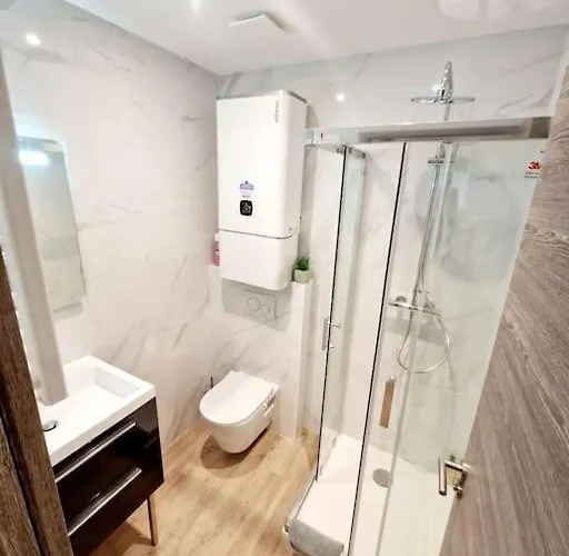 Moderne Neuf F2 Centre *