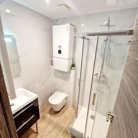 Moderne Neuf F2 Centre *